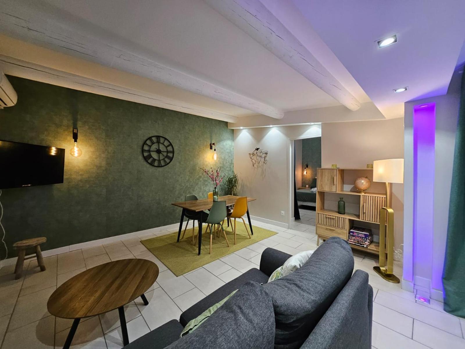 Agreable Logement Avec Terrasse Saint-Victoret Exterior photo